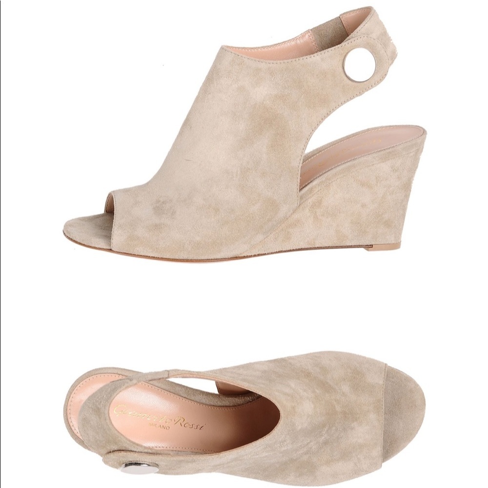 GIANVITO ROSSI
SUEDE WEDGE SANDAL BOOTIES 38 NEW